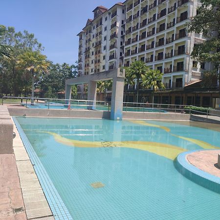 Sofea Inn Bukit Merah - Suria A7733 Kampong Selemat Esterno foto