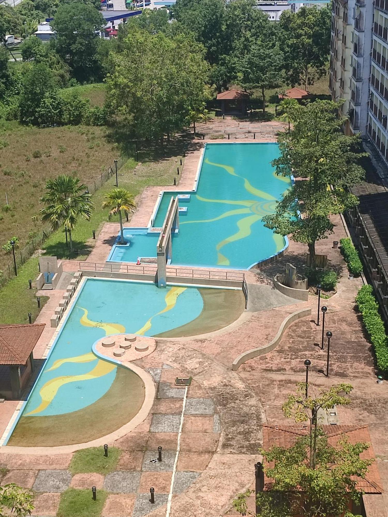 Sofea Inn Bukit Merah - Suria A7733 Kampong Selemat Esterno foto